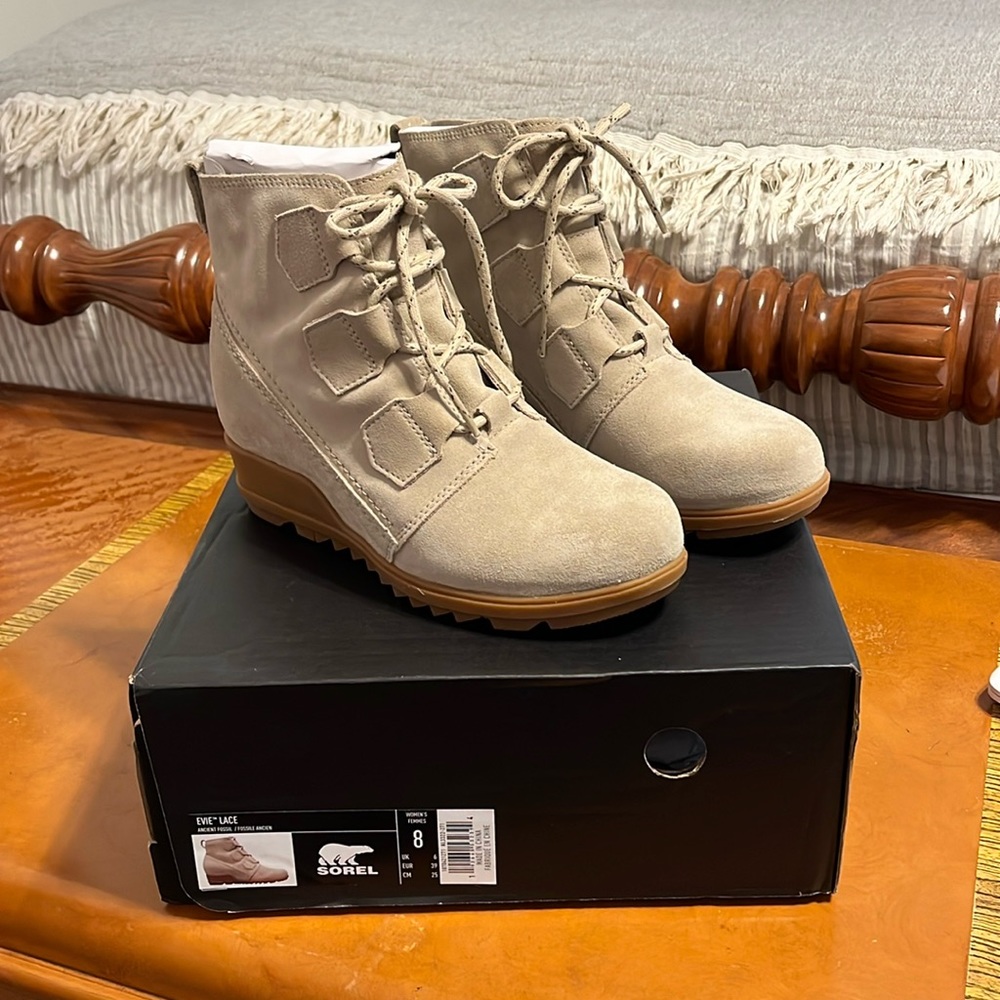 Sorel Evie Lace Beige Suede Ankle Boots Size 8M